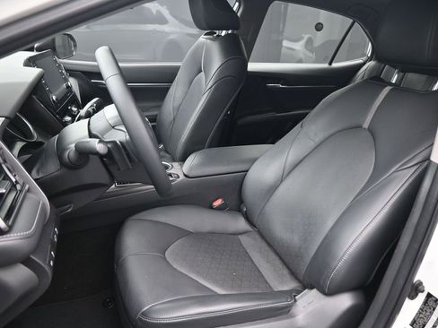 Used 2021 Toyota Camry XSE image 23