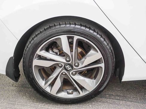Used 2014 Hyundai Elantra Limited FWD image 9