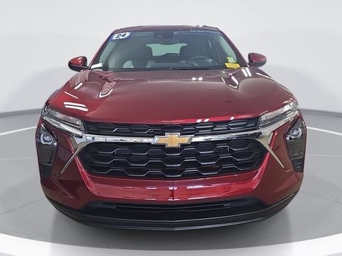 Used 2024 Chevrolet Trax LS w/ LS Convenience Package FWD image 10