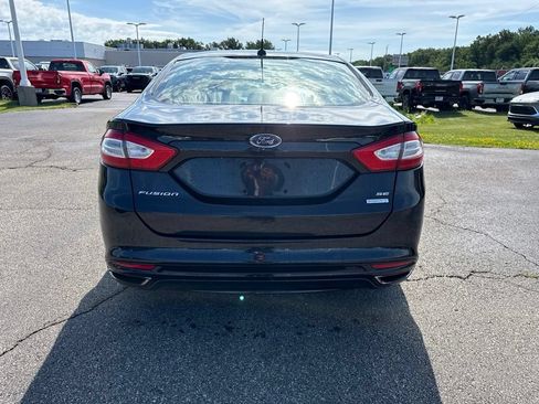 Used 2013 Ford Fusion SE FWD image 3