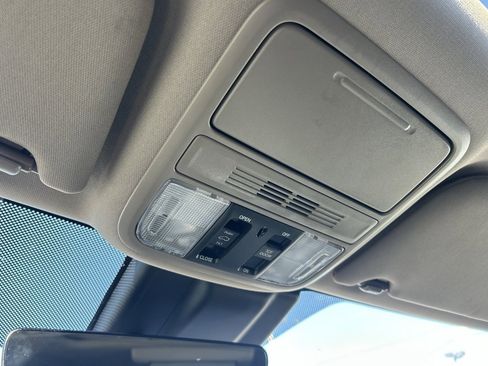 Used 2018 Honda Odyssey EX-L image 24