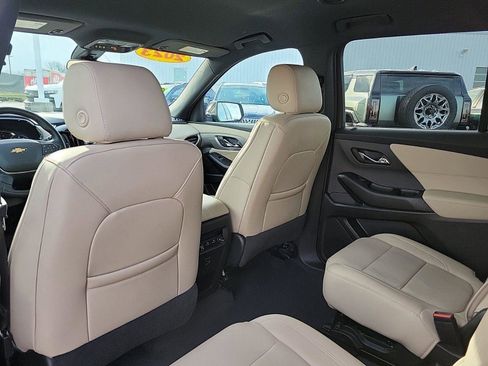 Used 2023 Chevrolet Traverse LT image 13