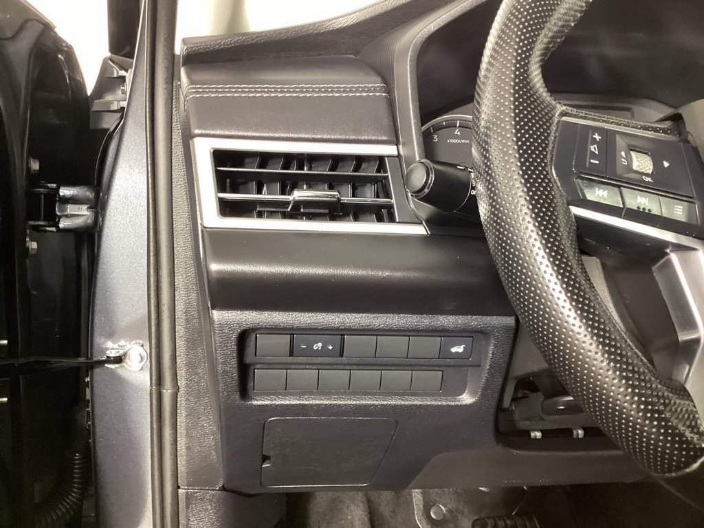 Used 2024 Mitsubishi Outlander SE Black Edition FWD image 12
