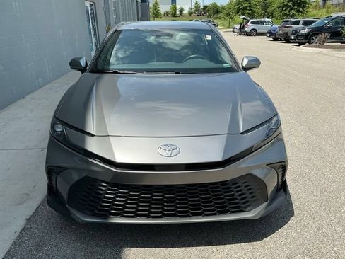 Used 2025 Toyota Camry SE w/ Convenience Package FWD image 9