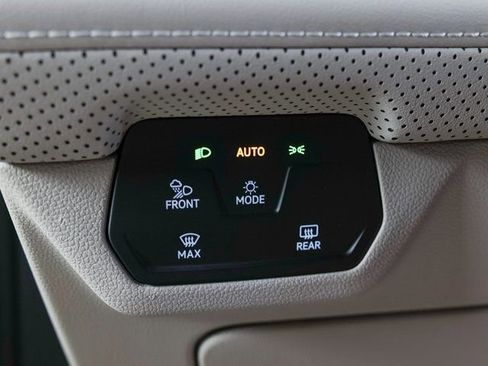 Used 2024 Volkswagen Atlas SEL Premium R-Line AWD/4WD image 22