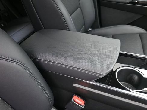 New 2026 Chevrolet Equinox LT w/ Convenience Package II FWD image 36