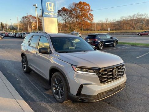 New 2025 Honda Pilot Sport image 5