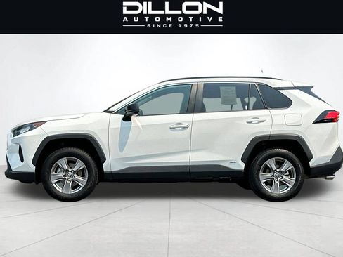 Used 2022 Toyota RAV4 LE AWD/4WD image 7