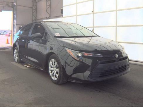 Used 2024 Toyota Corolla LE image 4