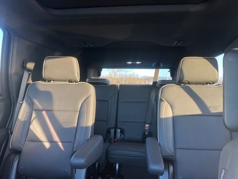 Used 2025 Chevrolet Tahoe Premier image 15