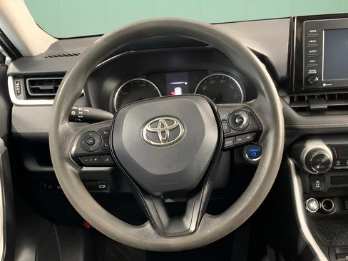 Used 2022 Toyota RAV4 XLE image 21