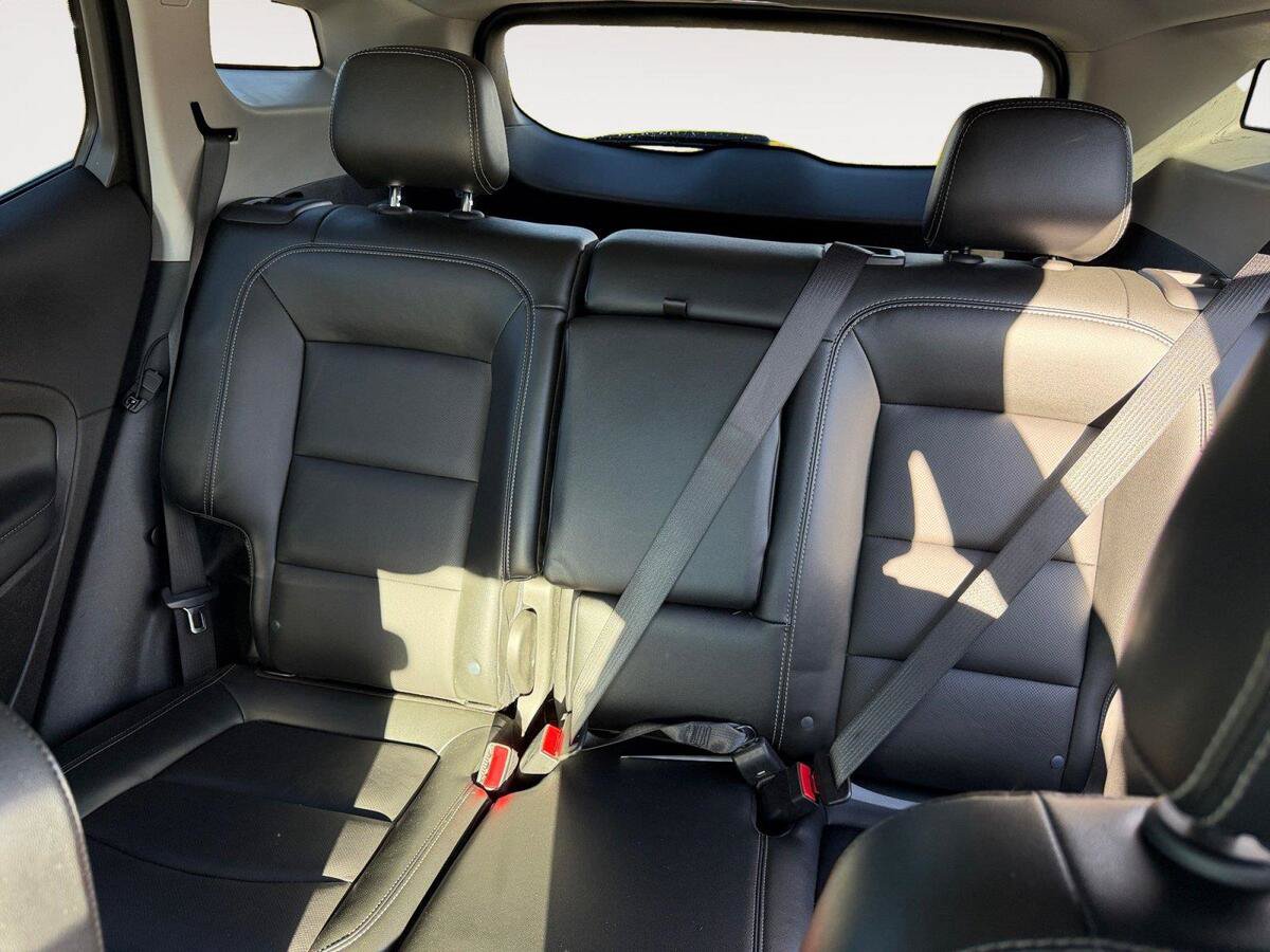 Used 2024 GMC Terrain SLT AWD/4WD image 13