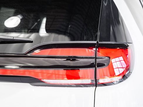 New 2026 Chrysler Pacifica Pinnacle image 6