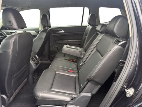 Used 2018 Volkswagen Atlas SE image 16