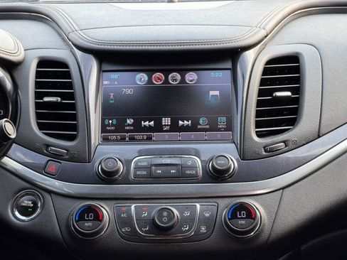 Used 2019 Chevrolet Impala LT FWD image 19