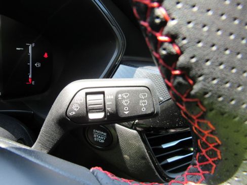Used 2025 Ford Escape ST-Line FWD image 24
