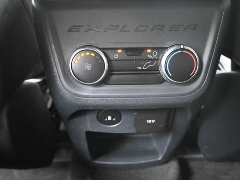 Used 2025 Ford Explorer ST-Line w/ ST-Line Street Pack image 32