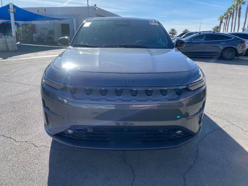 Used 2025 Jeep Wagoneer S Limited w/ Comfort Package image 2