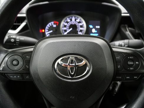Used 2022 Toyota Corolla LE image 16
