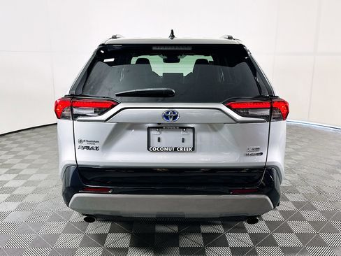Used 2024 Toyota RAV4 XSE AWD/4WD image 4