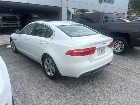 Used 2017 Jaguar XE RWD image 29