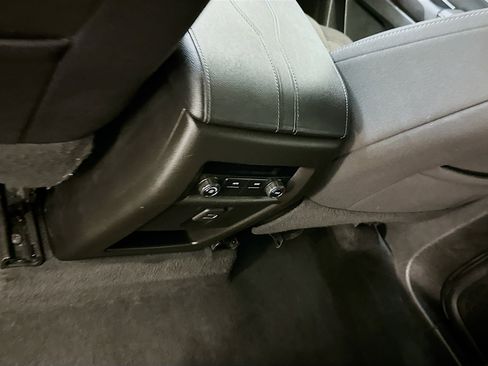 Used 2023 Chevrolet Traverse LT AWD/4WD image 28