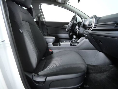 Used 2023 Kia Sportage LX AWD/4WD image 11