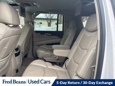 Used 2020 Cadillac Escalade ESV Luxury image 12
