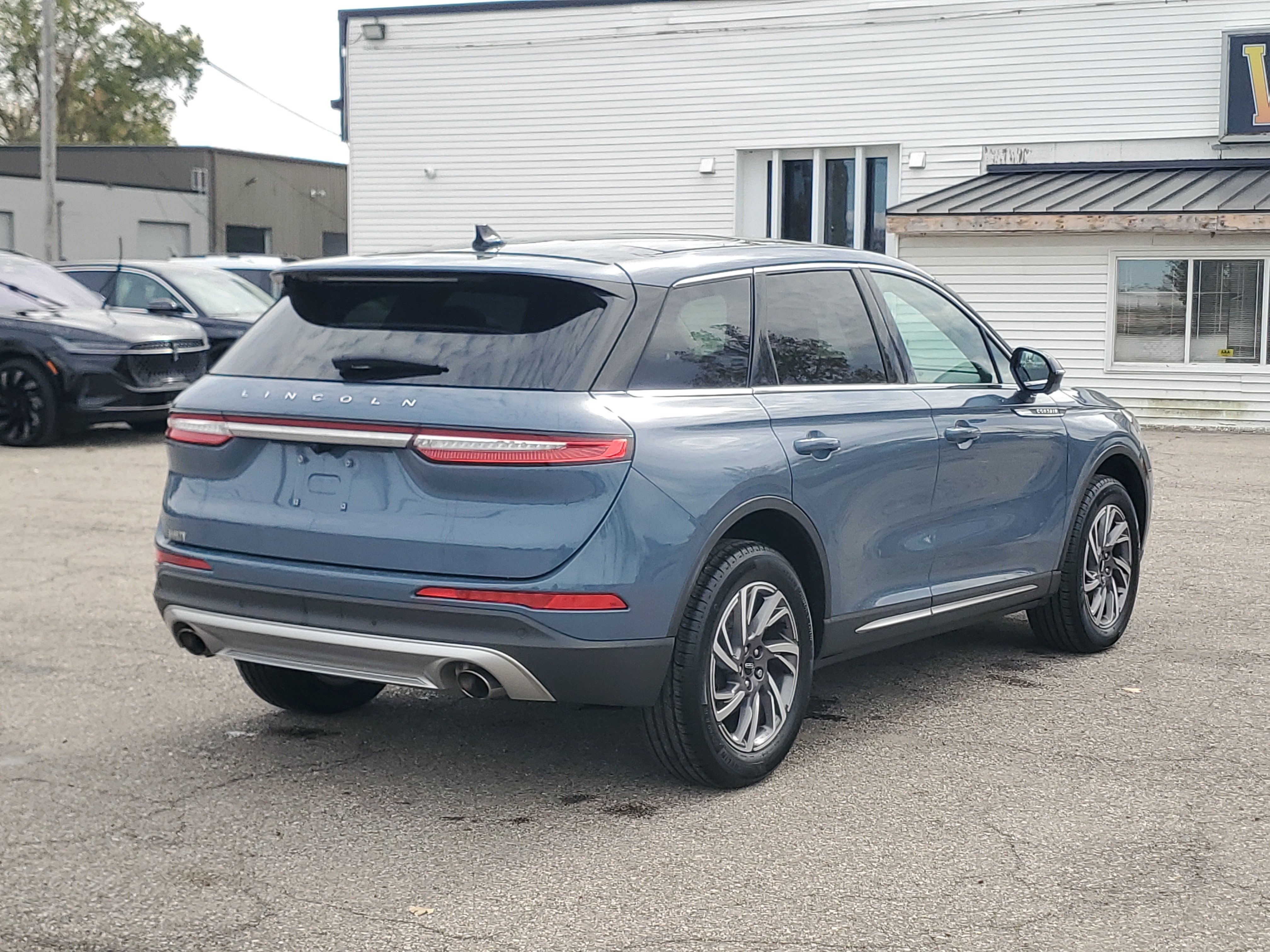 Certified 2023 Lincoln Corsair AWD w/ Equipment Group 101A image 6