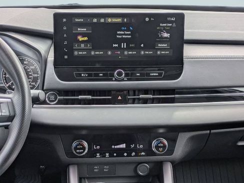Used 2025 Mitsubishi Outlander ES FWD image 18