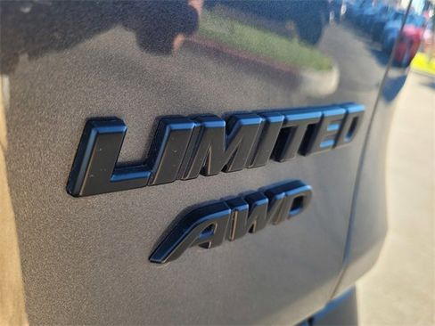 Used 2025 Toyota RAV4 Limited image 30