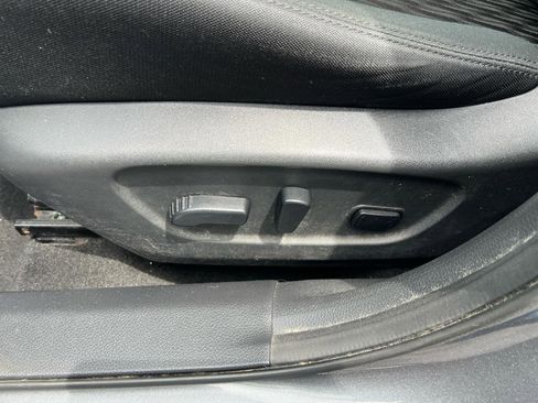 Used 2019 Nissan Rogue SL AWD/4WD image 18