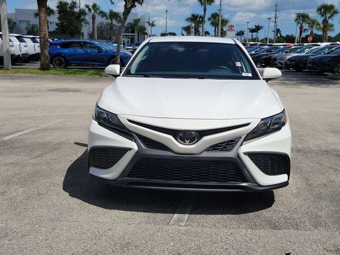 Certified 2022 Toyota Camry SE FWD image 2