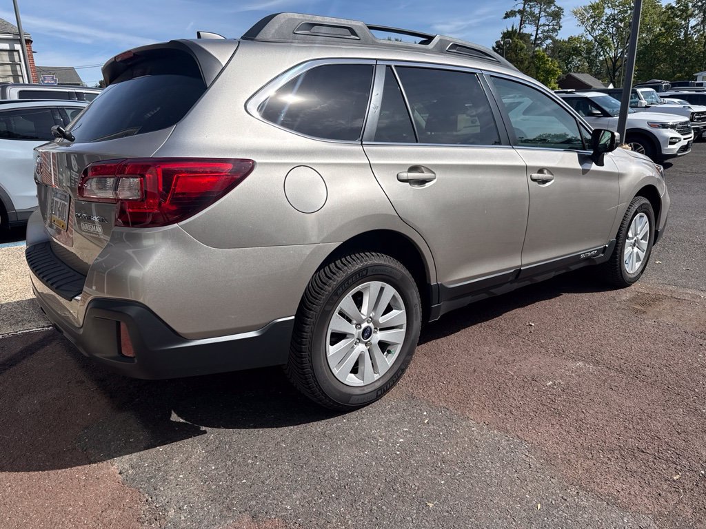 Used 2019 Subaru Outback 2.5i Premium AWD/4WD image 4
