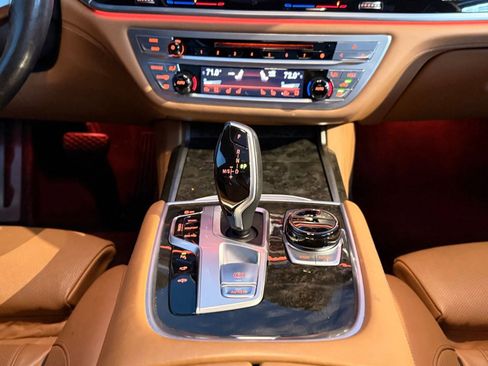 Used 2017 BMW 750i xDrive 750i xDrive image 39