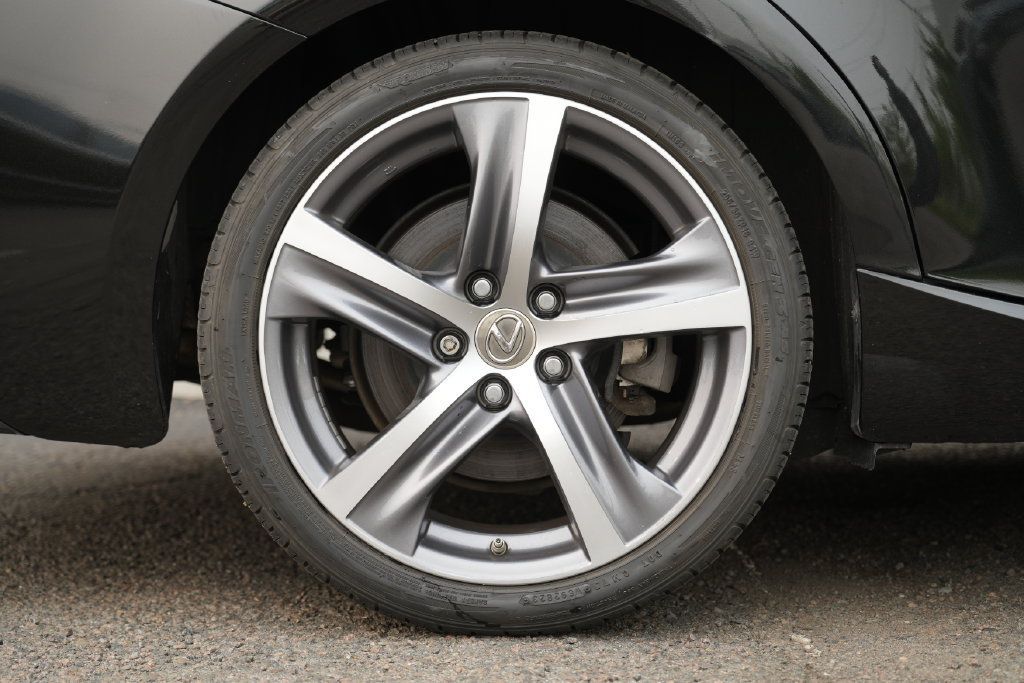 Used 2018 Lexus IS 300 AWD w/ Comfort Package image 9