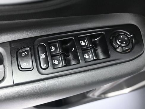 Used 2023 Jeep Renegade Latitude AWD/4WD image 10