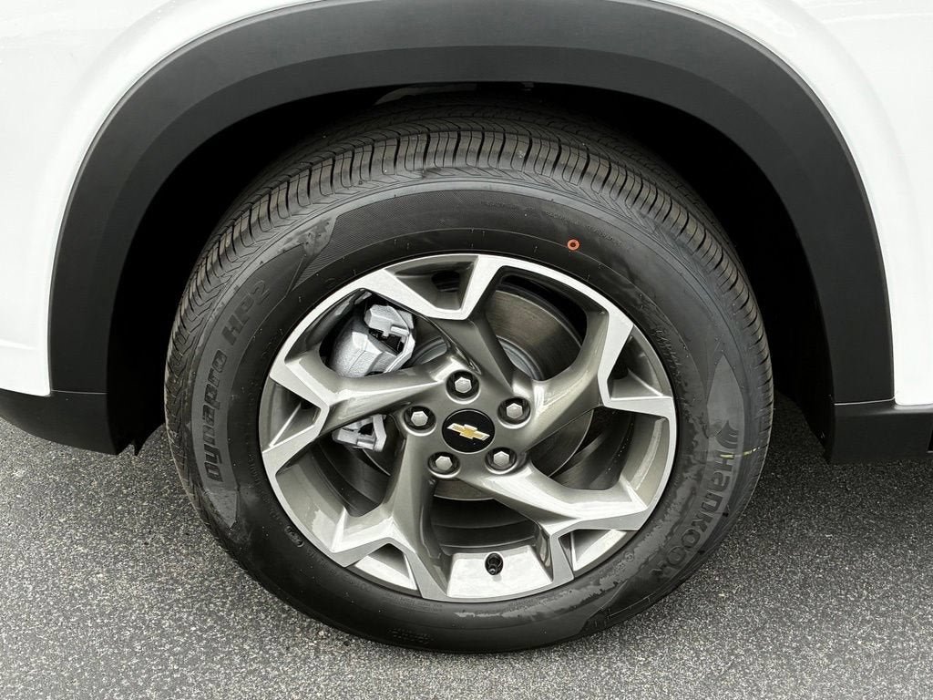New 2026 Chevrolet Trax LT w/ LT Convenience Package FWD image 32