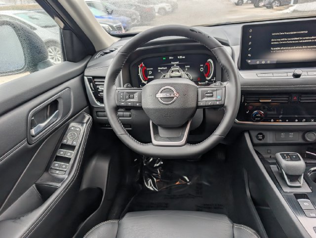 Certified 2025 Nissan Rogue SL FWD image 18