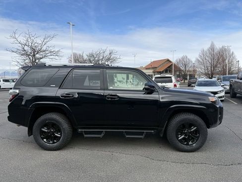 Certified 2023 Toyota 4Runner SR5 Premium image 5