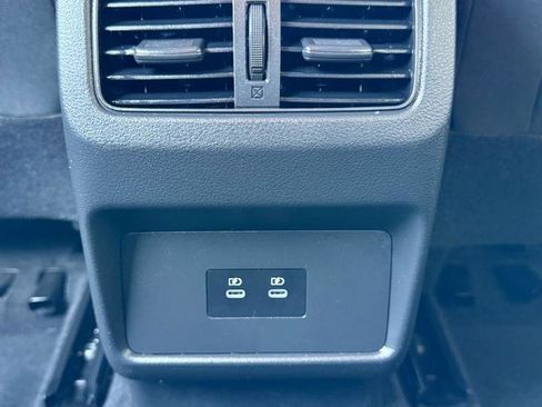 Used 2024 Nissan Rogue SV image 34