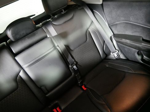 Used 2018 Jeep Compass Latitude w/ Popular Equipment Group image 14