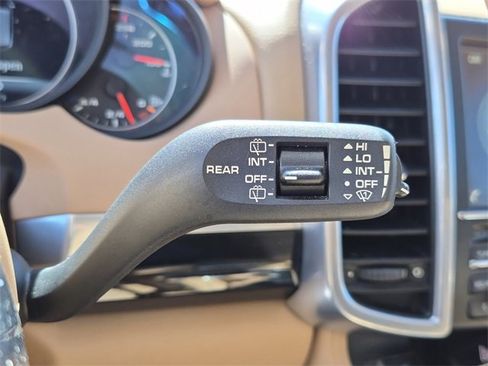 Used 2016 Porsche Cayenne image 28