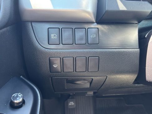 Used 2019 Toyota Highlander XLE AWD/4WD image 31
