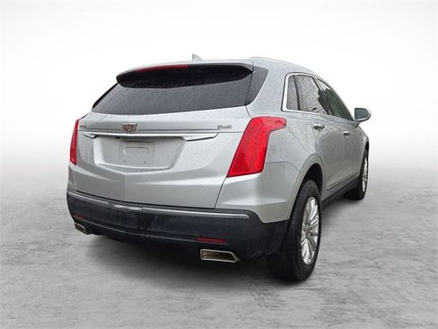 Used 2017 Cadillac XT5 FWD image 4