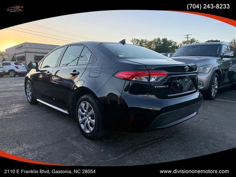 Used 2020 Toyota Corolla LE image 6