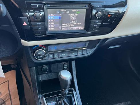 Used 2014 Toyota Corolla LE Premium image 28