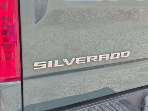 Used 2025 Chevrolet Silverado 1500 LT RWD image 30