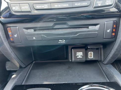 Used 2020 Honda Pilot Touring image 37