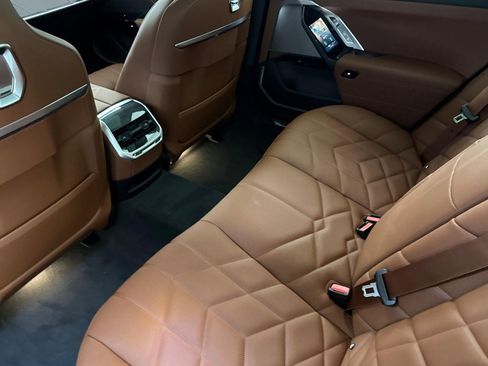 New 2026 BMW 750e xDrive AWD/4WD image 21